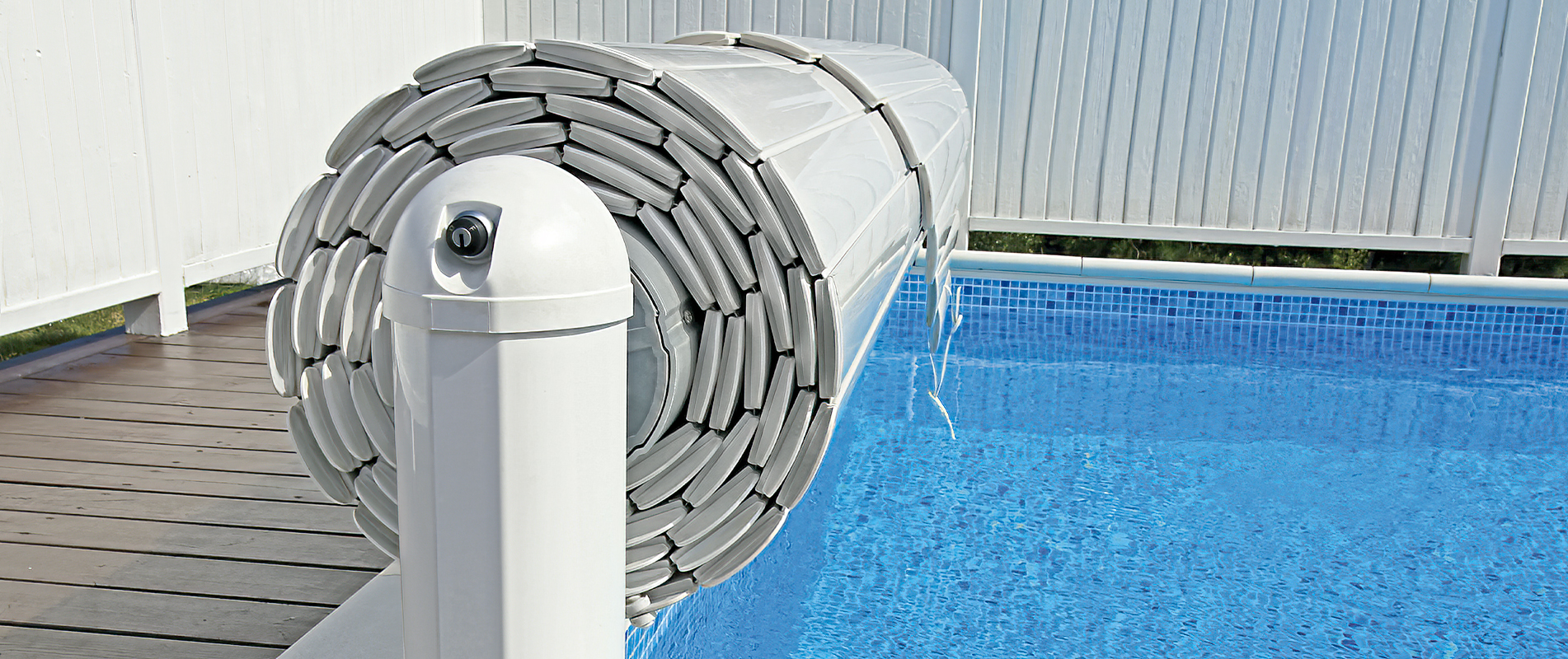 Lamelltäckning SOLO upprullat och klart för badande